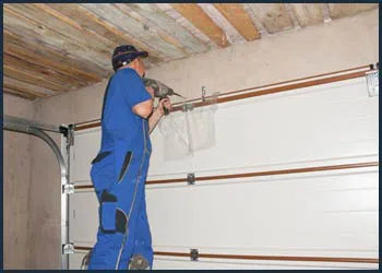 Garage Doors Store Repairs Reston, VA 571-765-1694 - cont-gdr-door-repair-08m
